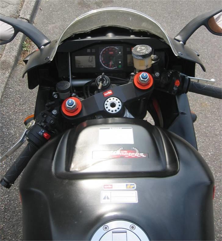 Aprilia Solgt - RSV Mille billede 4
