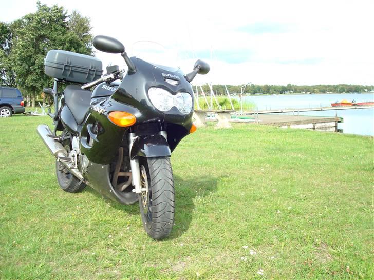 Suzuki GSX 750 F  - Ved Sunds sø billede 2