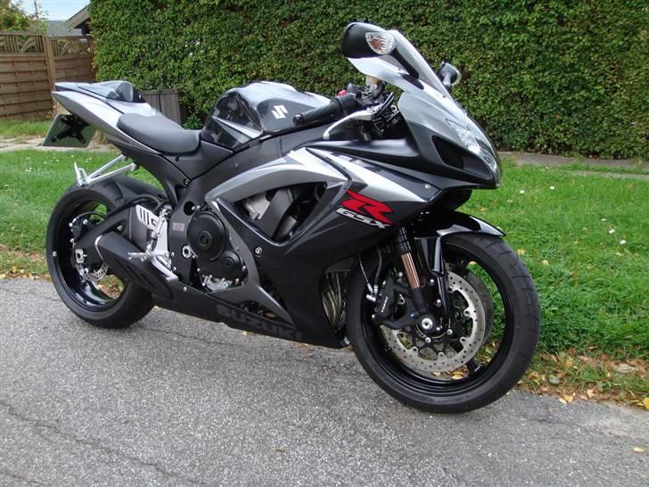 Suzuki GSXR 750 K7 GIXXER billede 1