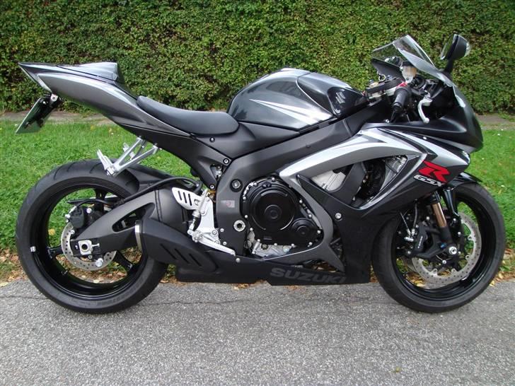 Suzuki GSXR 750 K7 GIXXER billede 4