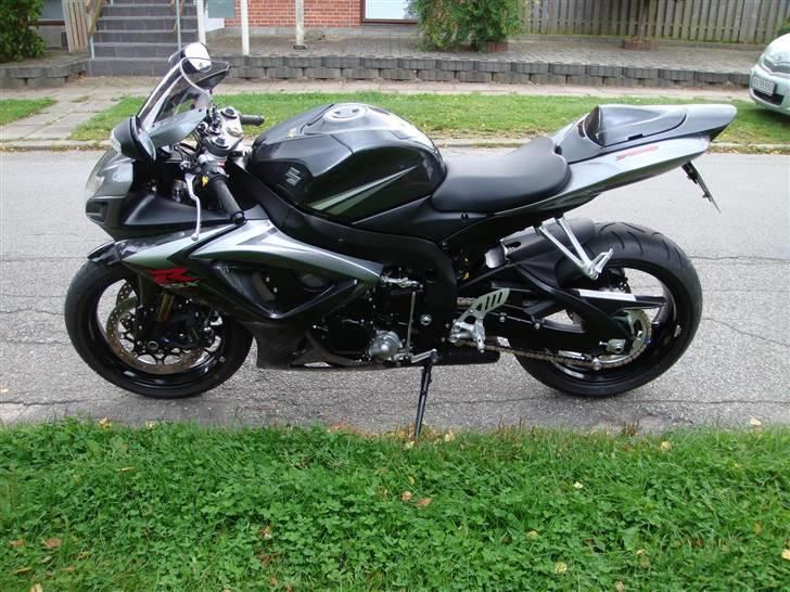 Suzuki GSXR 750 K7 GIXXER billede 5