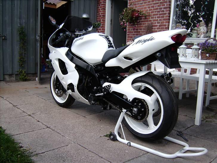 Kawasaki ZX9R billede 7