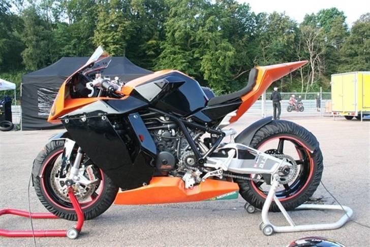 KTM RC8 - Solgt billede 1