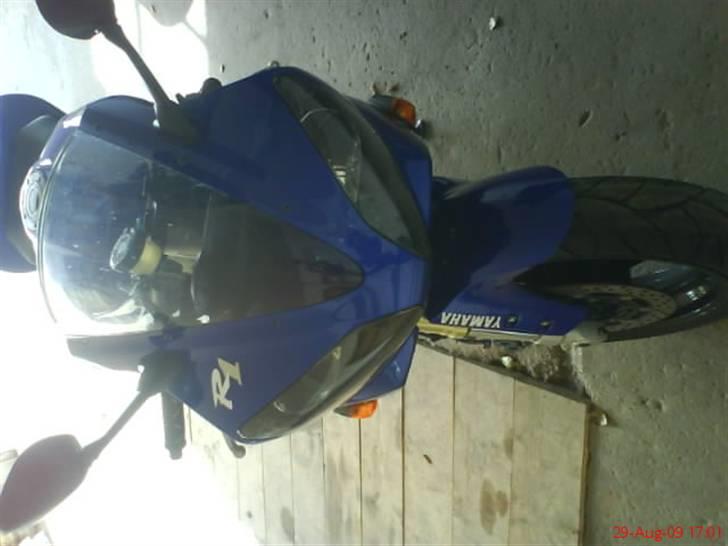 Yamaha R1 Solgt billede 10