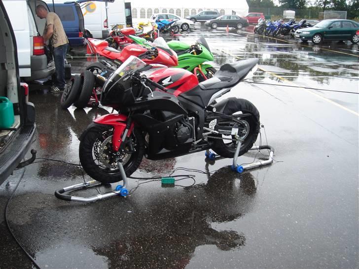 Honda CBR 600 RR Baneged billede 10
