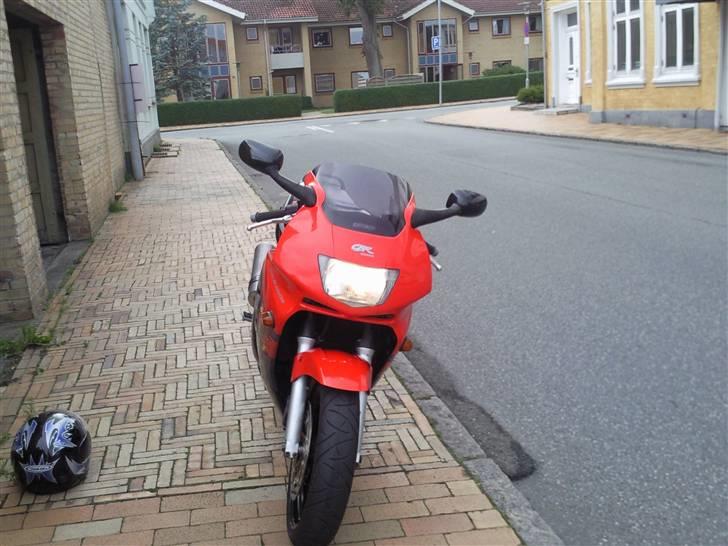 Honda cbr 600 f3 billede 2