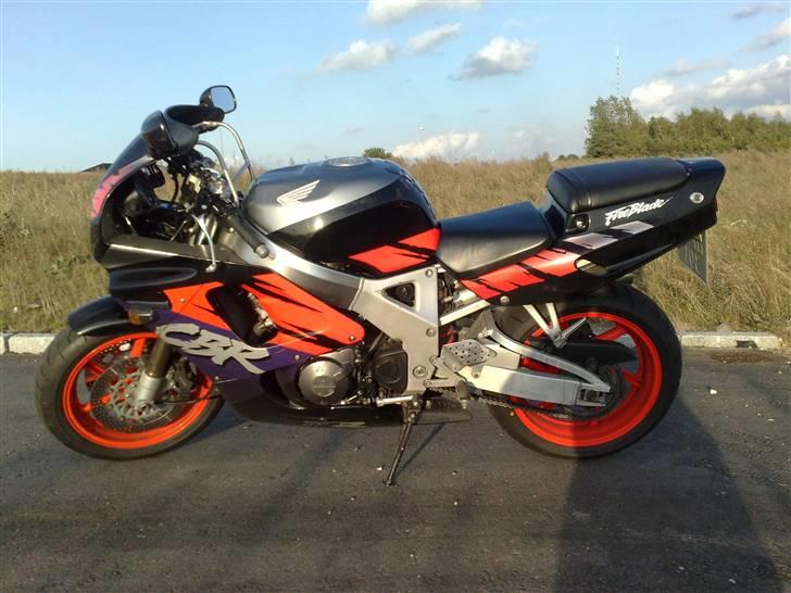 Honda cbr 900 RR billede 1