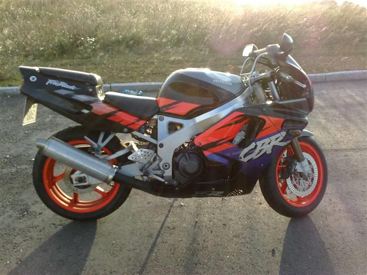 Honda cbr 900 RR billede 2
