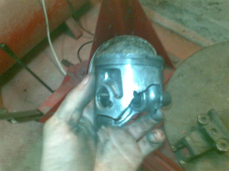 Yamaha YZ 250 - Solgt - Hmm. kunne muligvis godt være derfor den ikke kan starte. billede 9