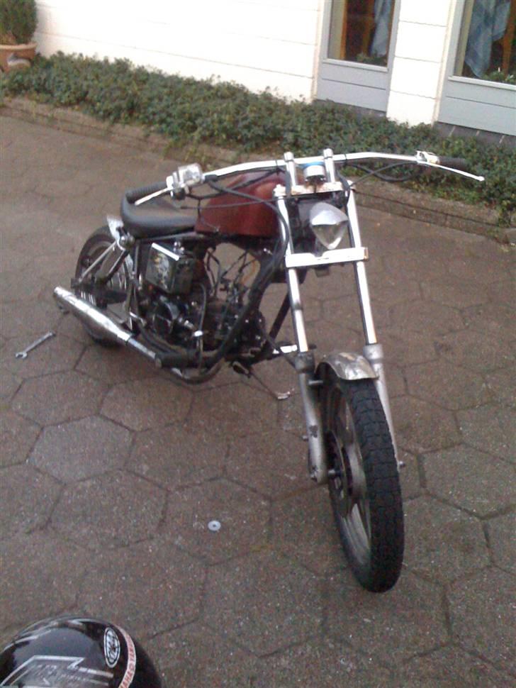 Regal Raptor 125 custom chopper billede 1