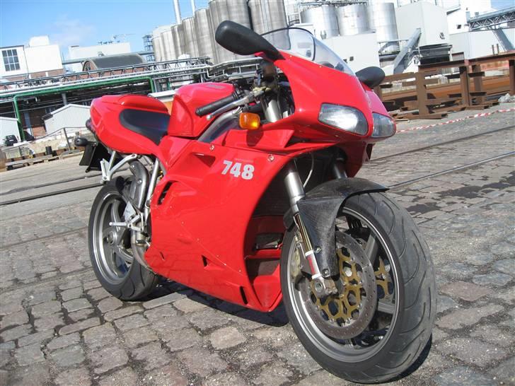 Ducati 748S - DUC748S billede 1