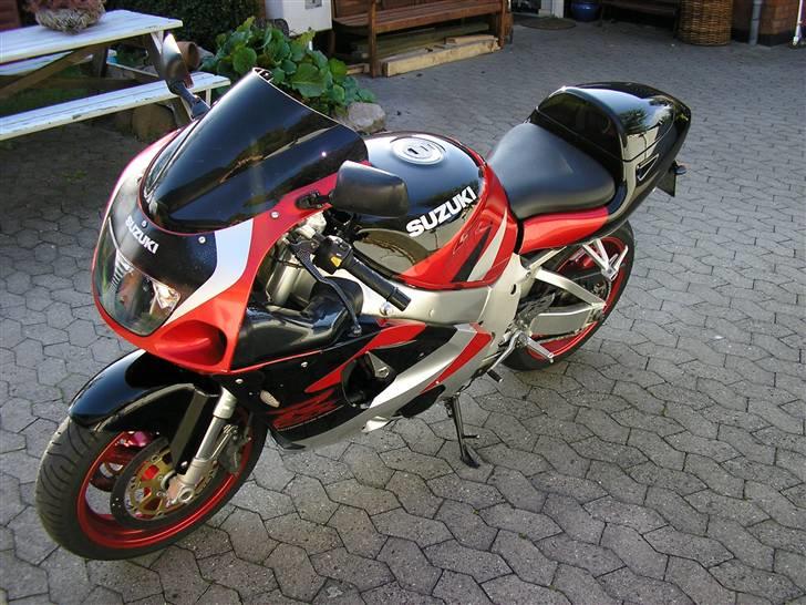 Suzuki gsxr 750 srad solgt billede 4