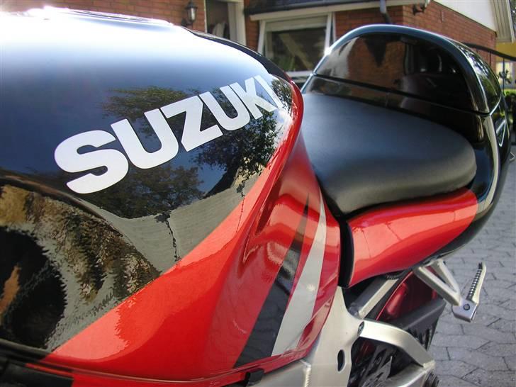 Suzuki gsxr 750 srad solgt billede 9