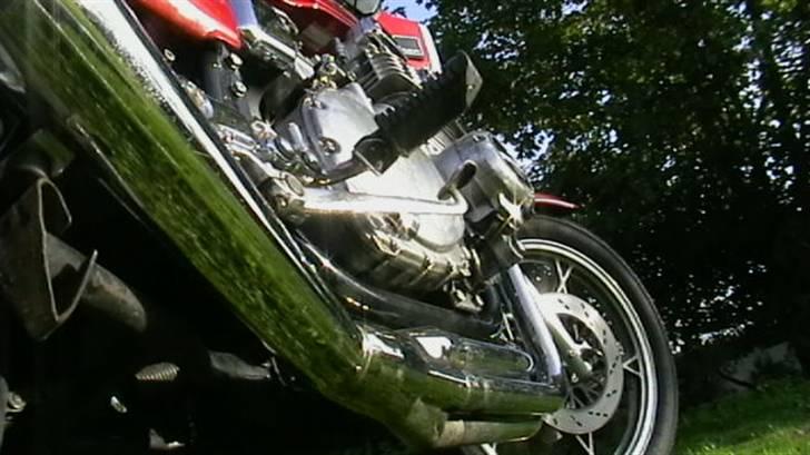 Suzuki GSX 750 EX - Sikke den kan skinne billede 2