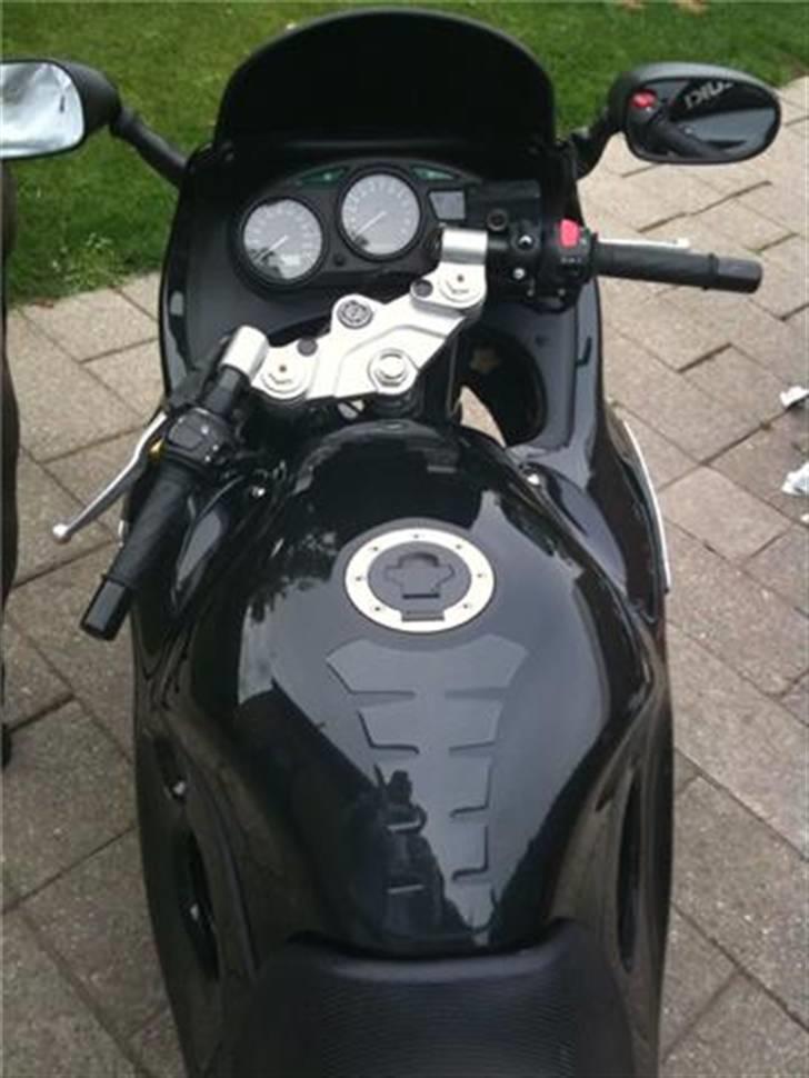 Suzuki Gsx 600f billede 3