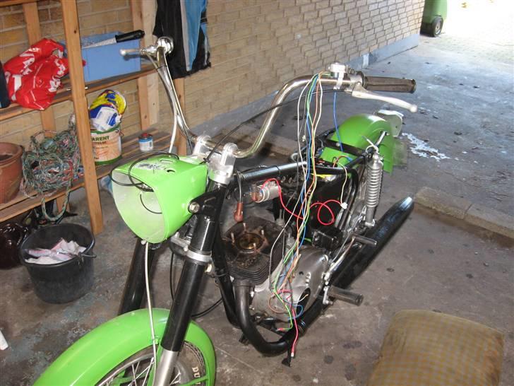 CZ 175 Sport - de grønne dele pilles af billede 6