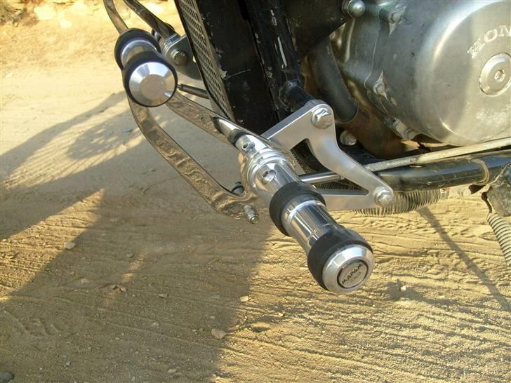 Honda VT 600 UNDER CONSTRUCTION (Tidligere MC) - Mapam fremflyttersæt. Absolut behageligt når man er lidt langbenet. billede 4