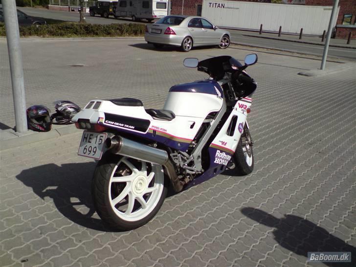 Honda VFR400R billede 3