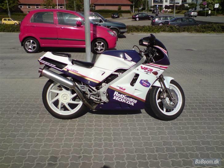 Honda VFR400R billede 4