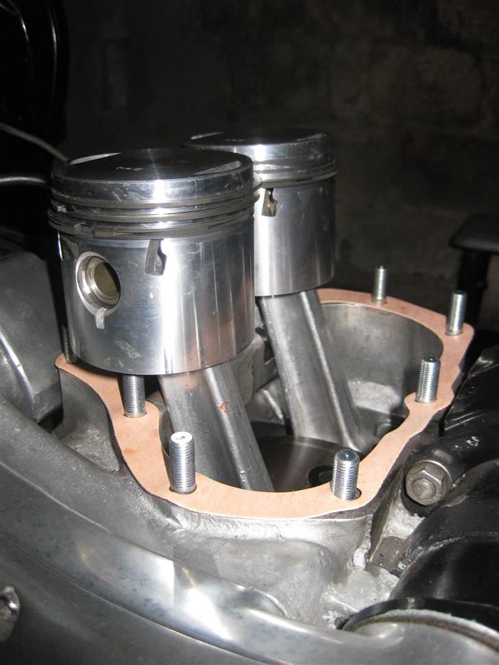 BSA A10 Golden Flash - Udboring, nye stempler + topstykke renoveret, 2009 billede 8