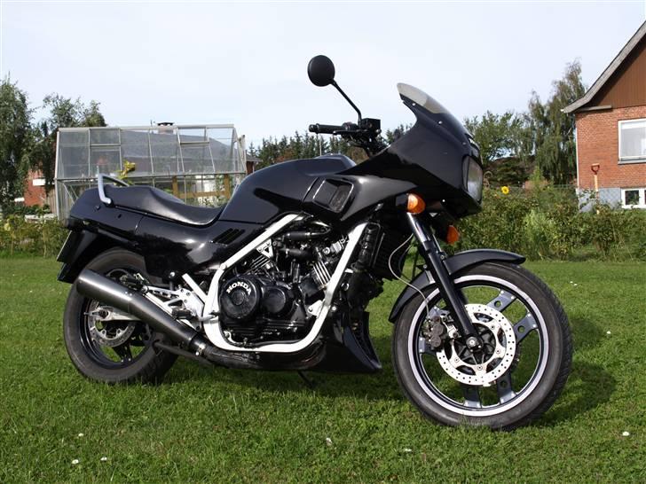 Honda VF1000F (Solgt) billede 1