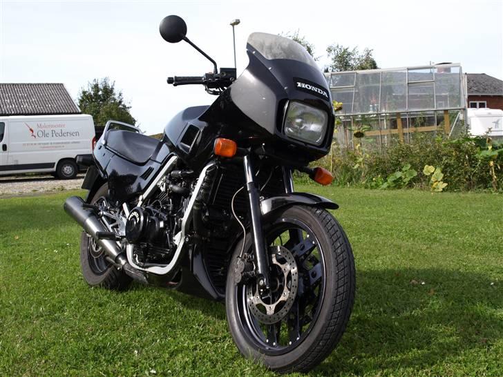 Honda VF1000F (Solgt) billede 2