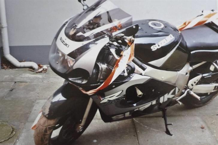 Suzuki GSX-R 600 - Det er så hvad der sker når man prøvet at køre offroad på sådan en cykel billede 6