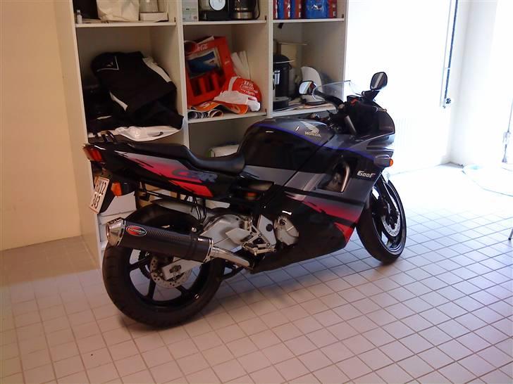 Honda CBR 600 F2 - Så fik den ny udstødning. billede 1