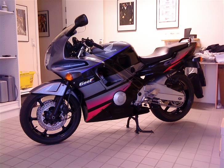 Honda CBR 600 F2 billede 3