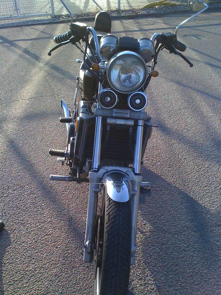 Honda VF750 COSTUM billede 1