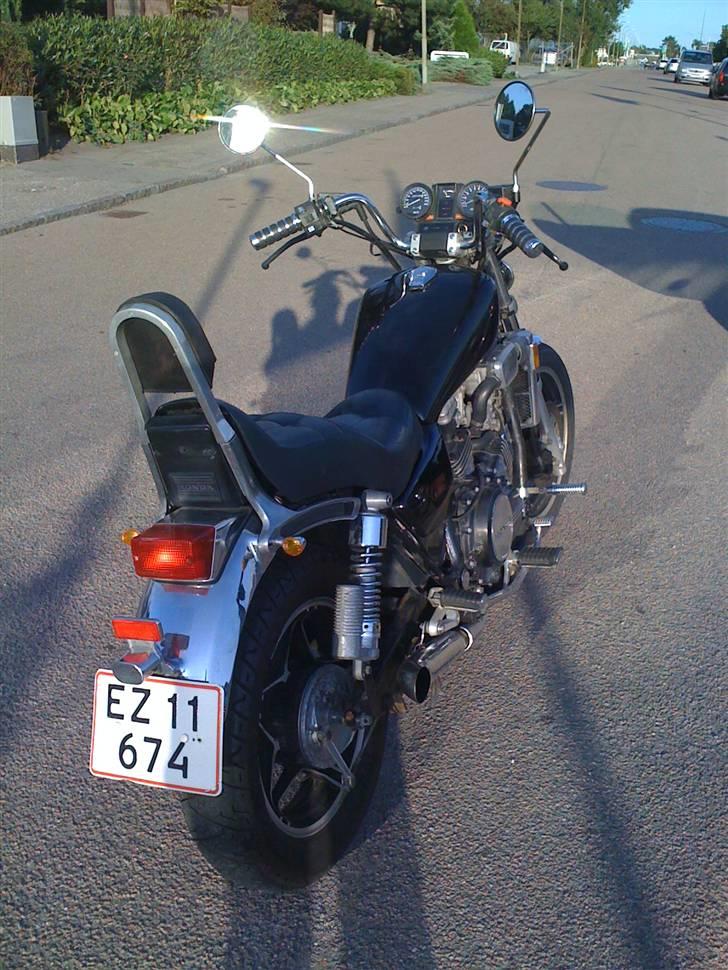 Honda VF750 COSTUM billede 3