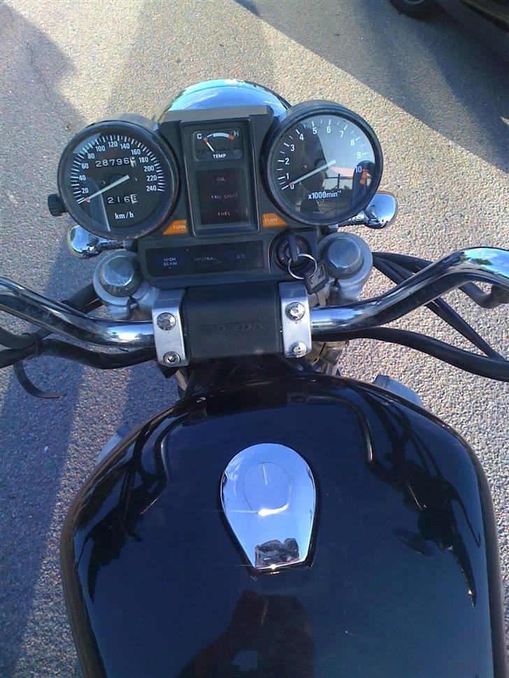 Honda VF750 COSTUM billede 5