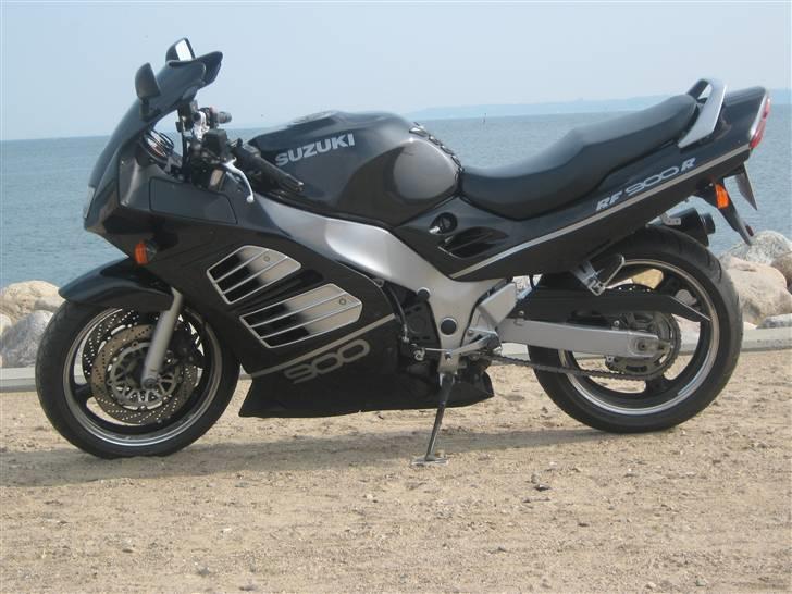 Suzuki Rf 900 R billede 2