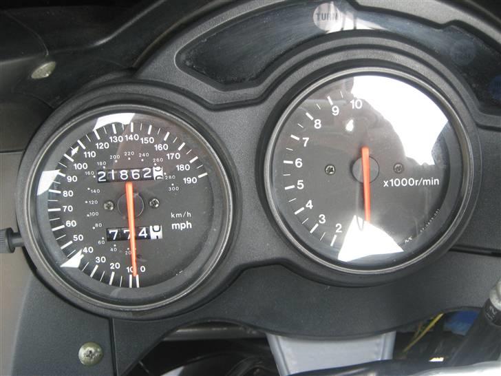 Suzuki Rf 900 R - Speedometer står i miles = 1,6 km billede 4