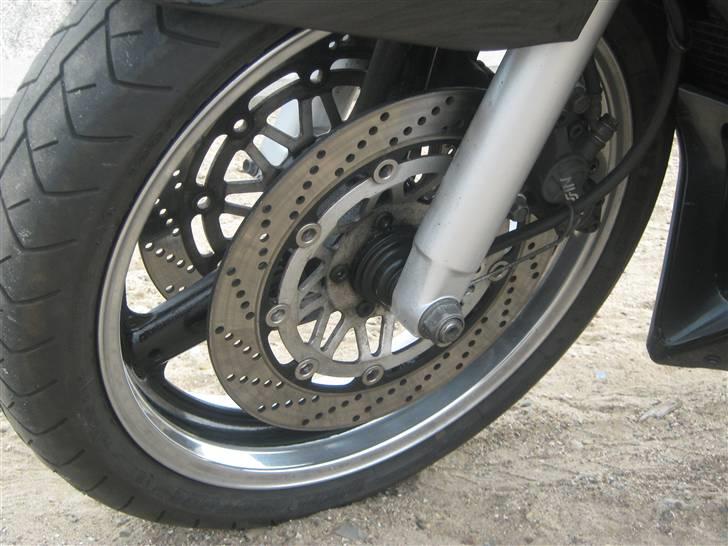 Suzuki Rf 900 R - Poleret fælgekant billede 6