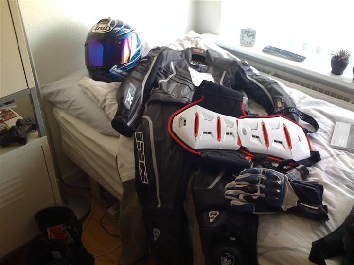 Suzuki GSXR 600 K7 - Solgt billede 9