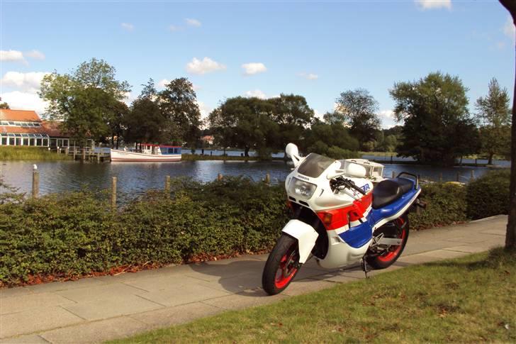 Honda cbr 600 f1 solgt) billede 2