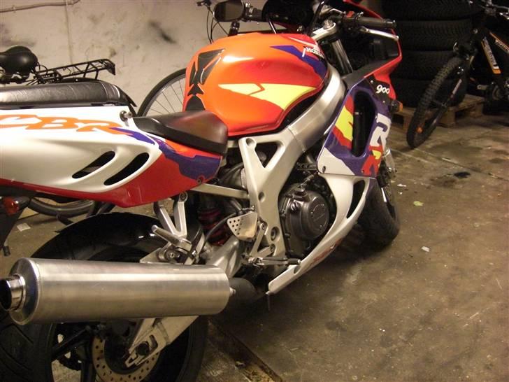 Honda cbr 900 rr (solgt) billede 4
