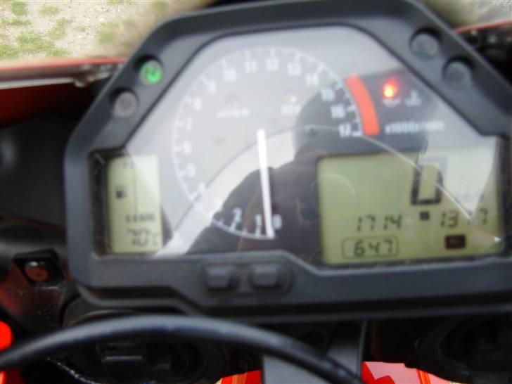 Honda CBR 600 RR SOLGT - lavt km tal billede 5
