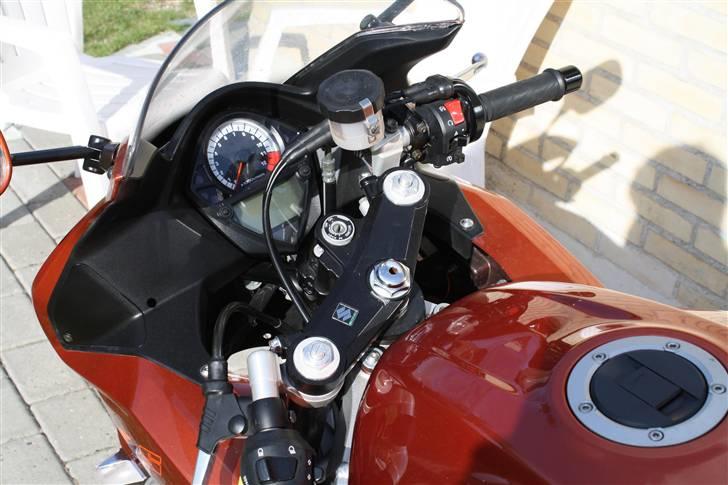 Suzuki SV650S ( SOLGT ) billede 5