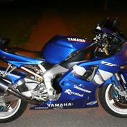 Yamaha YZF-R1