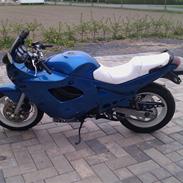 Suzuki GSX 600 F