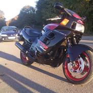 Honda CBR1000F