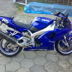 Yamaha YZF-R1     "DØD"