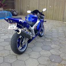 Yamaha YZF-R1     "DØD"