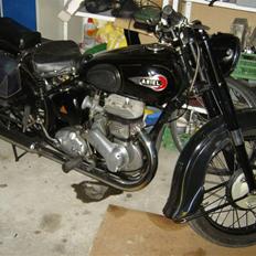 Ariel VB 600
