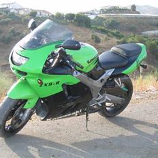 Kawasaki Zx9r "BYTTET"