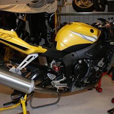Yamaha YZF R46