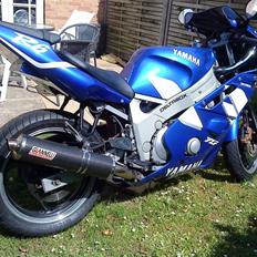 Yamaha FZR 600 *SOLGT*