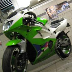 Kawasaki zxr 400
